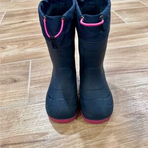 Girls Size 12 Navy Snow & Rain Boots with Pink Trim, Kamik Snobuster